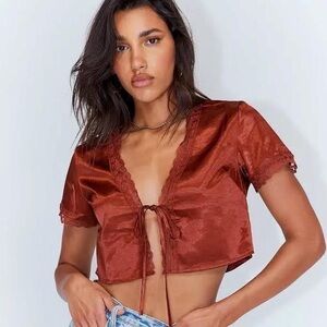 Princess Polly Women’s Tie up Lace-Trimmed Crop Top